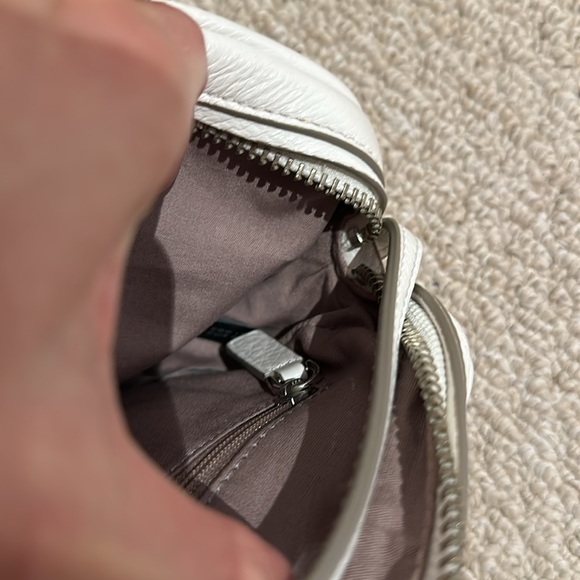 Marc by Marc Jacobs camera leather bag in white - Picture 10 of 12